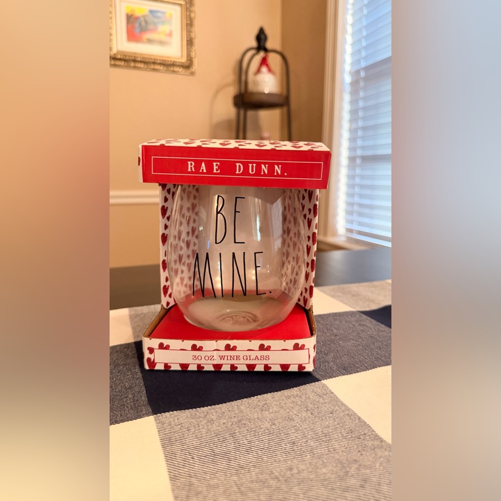 Rae Dunn BE MINE 30 oz Wine Glass Valentines Heart Boxed Mug Large Stemless